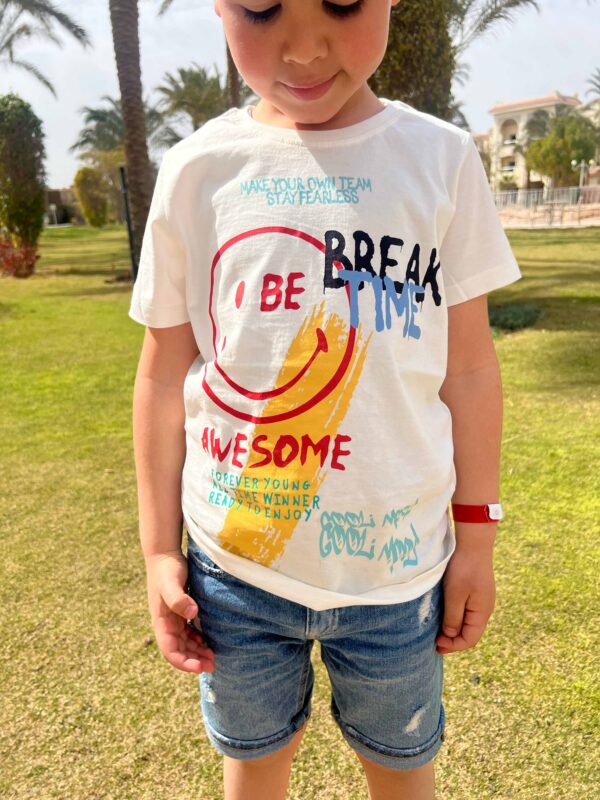 Comfortable Smiley World Printed Boys' T-Shirt - Image 2